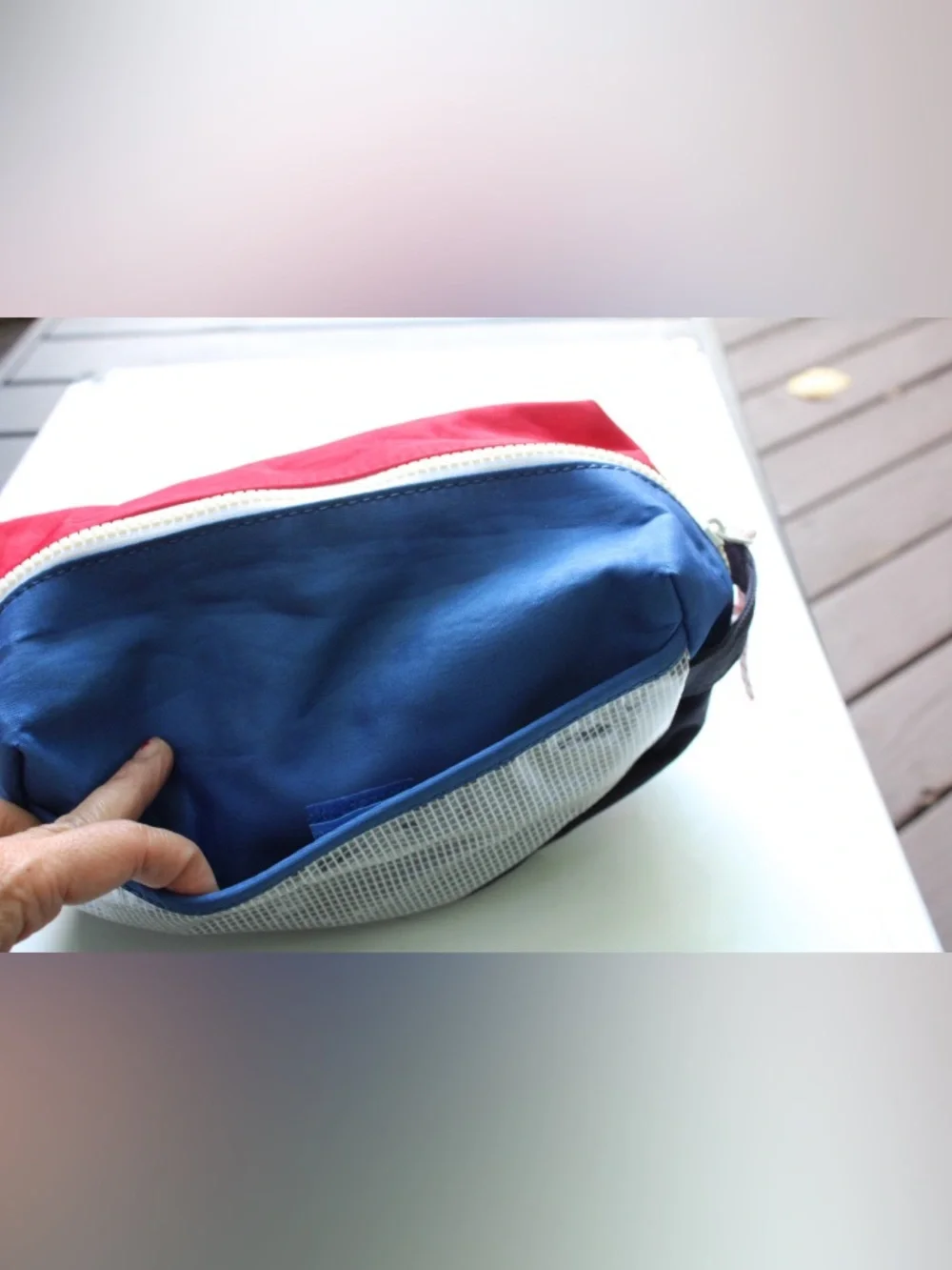 Vineyard vines cosmetics bag